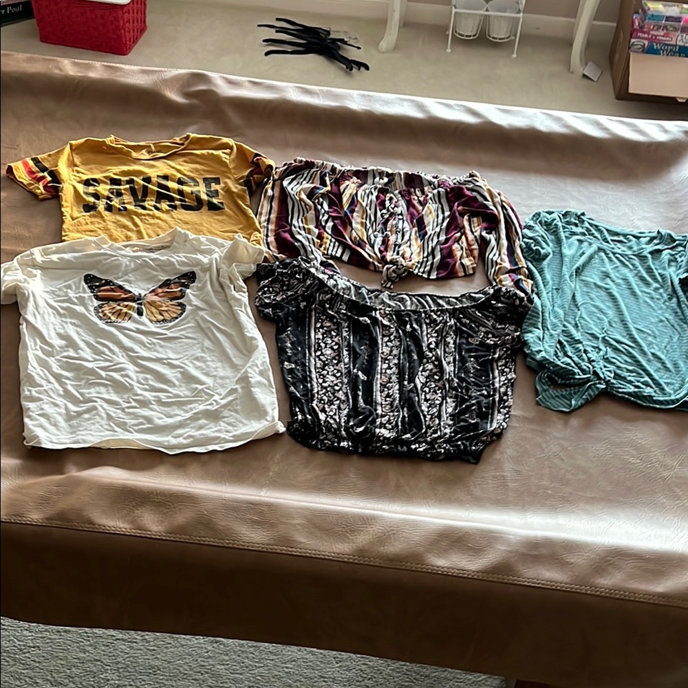 juniors Med Tops in different styles